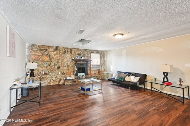 2914 CARLEON Road, Jacksonville, FL 32218