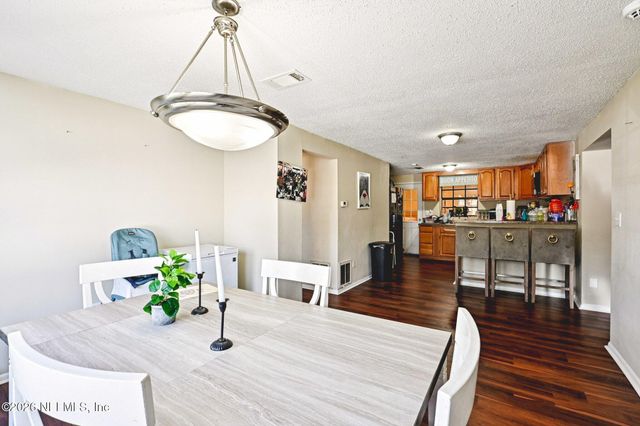 2914 CARLEON Road, Jacksonville, FL 32218