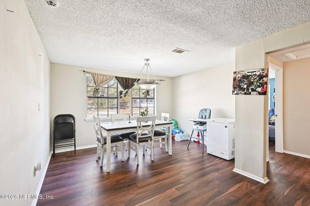 2914 CARLEON Road, Jacksonville, FL 32218