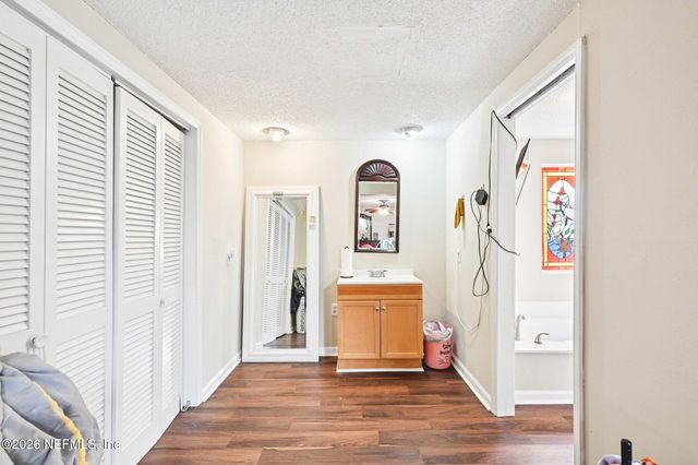 2914 CARLEON Road, Jacksonville, FL 32218