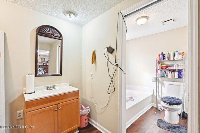 2914 CARLEON Road, Jacksonville, FL 32218