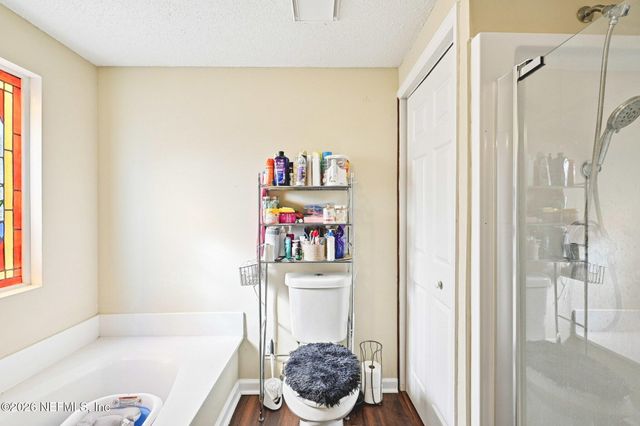 2914 CARLEON Road, Jacksonville, FL 32218