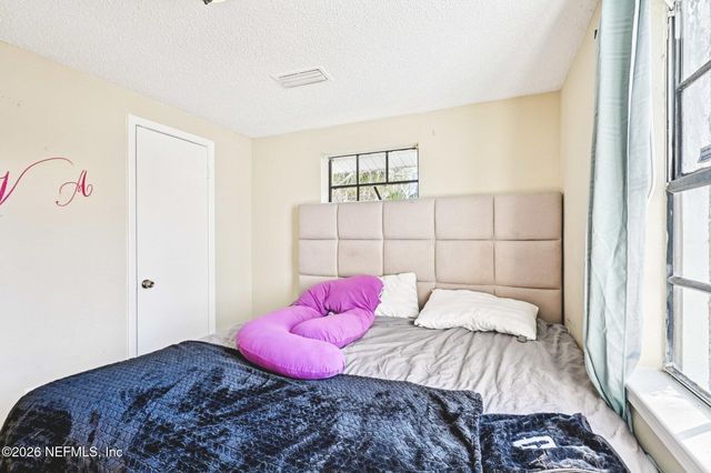 2914 CARLEON Road, Jacksonville, FL 32218