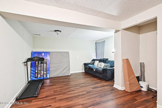 2914 CARLEON Road, Jacksonville, FL 32218