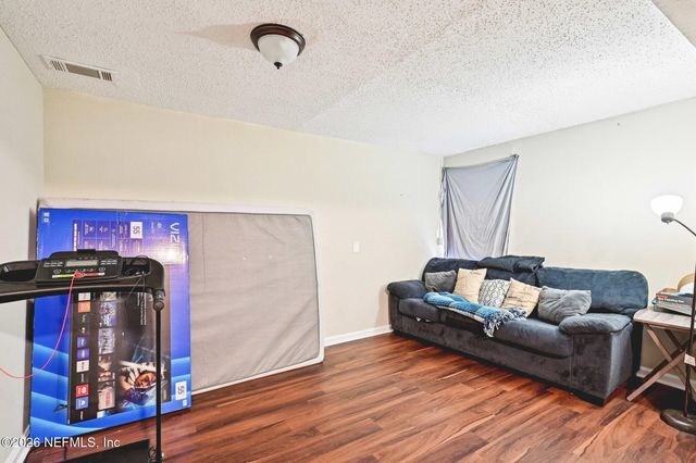 2914 CARLEON Road, Jacksonville, FL 32218