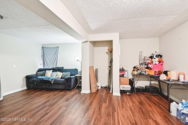 2914 CARLEON Road, Jacksonville, FL 32218