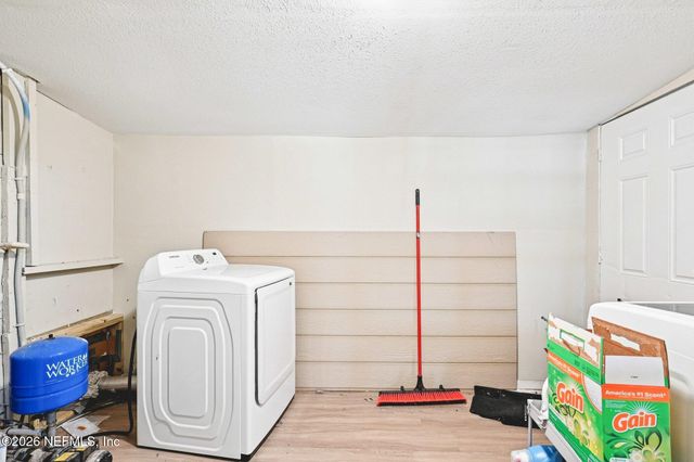 2914 CARLEON Road, Jacksonville, FL 32218