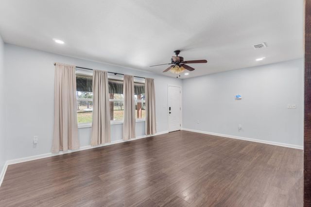 4962 Antioch Road, Crestview, FL 32536