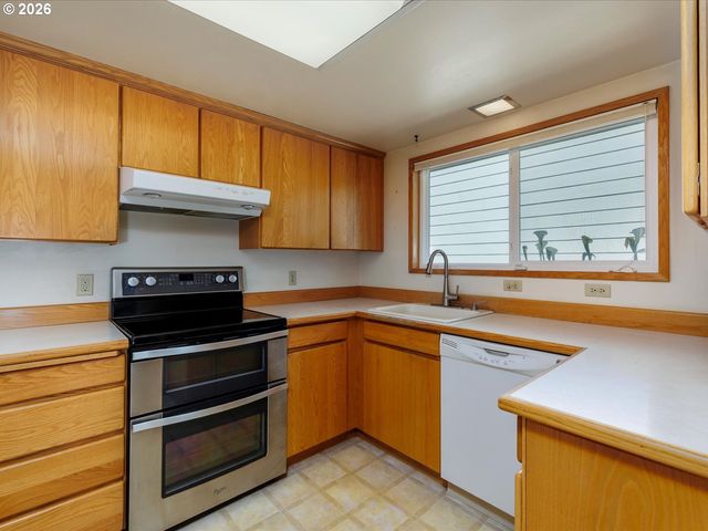 16205 Sw KING CHARLES Ave, King City, OR 97224