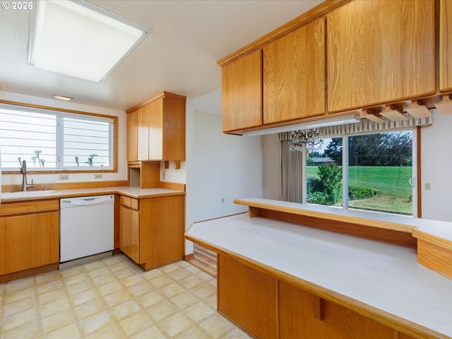 16205 Sw KING CHARLES Ave, King City, OR 97224