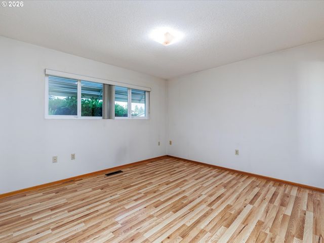16205 Sw KING CHARLES Ave, King City, OR 97224
