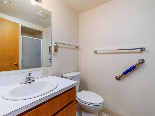 16205 Sw KING CHARLES Ave, King City, OR 97224