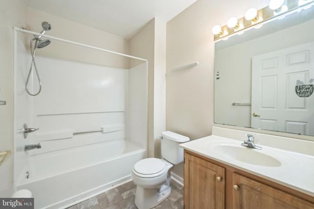 29 AVENROWE CT, Fairless Hills, PA 19030