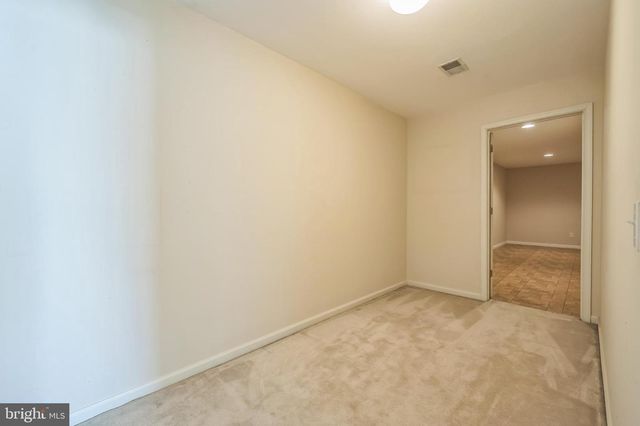 29 AVENROWE CT, Fairless Hills, PA 19030
