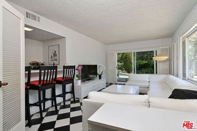 11944 Briarvale Lane, Studio City, CA 91604