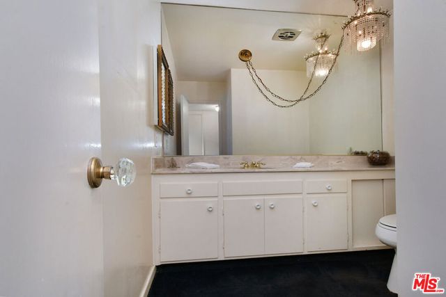 11944 Briarvale Lane, Studio City, CA 91604