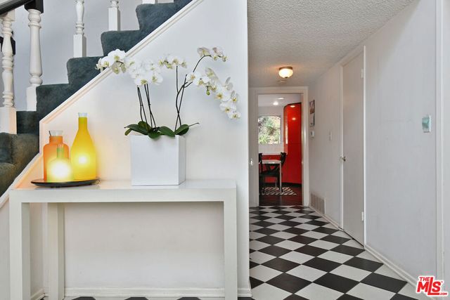 11944 Briarvale Lane, Studio City, CA 91604