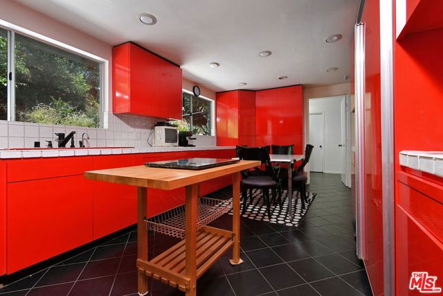 11944 Briarvale Lane, Studio City, CA 91604