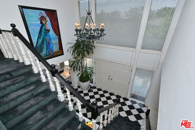 11944 Briarvale Lane, Studio City, CA 91604