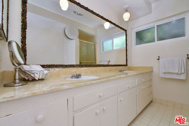 11944 Briarvale Lane, Studio City, CA 91604