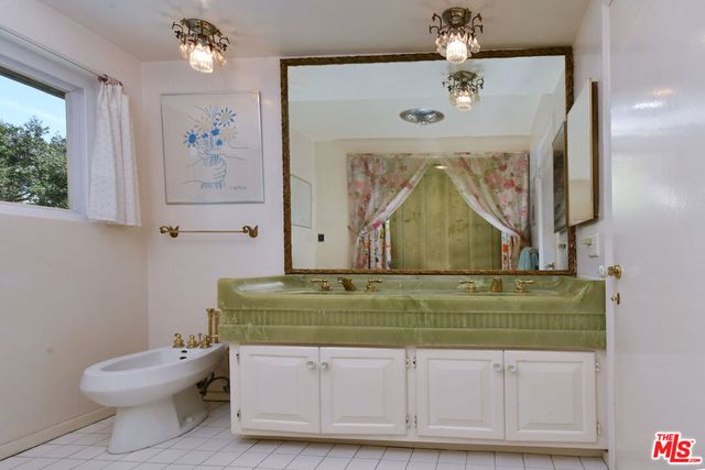 11944 Briarvale Lane, Studio City, CA 91604