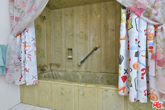 11944 Briarvale Lane, Studio City, CA 91604