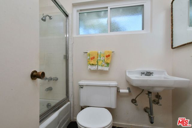 11944 Briarvale Lane, Studio City, CA 91604