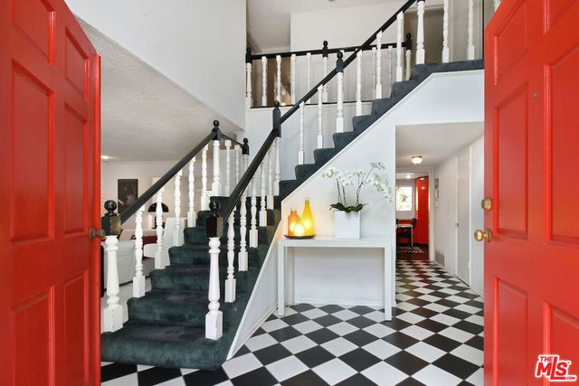 11944 Briarvale Lane, Studio City, CA 91604
