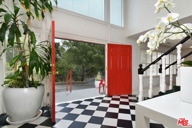 11944 Briarvale Lane, Studio City, CA 91604