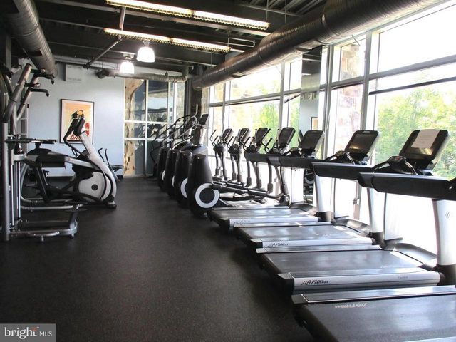 2456 EASTBOURNE DR, Woodbridge, VA 22191