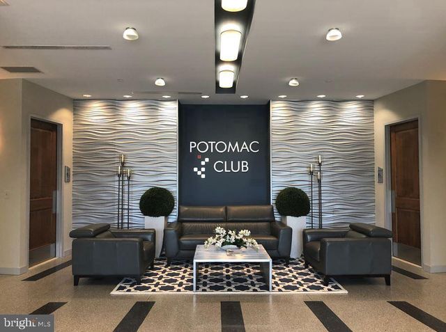 2456 EASTBOURNE DR, Woodbridge, VA 22191