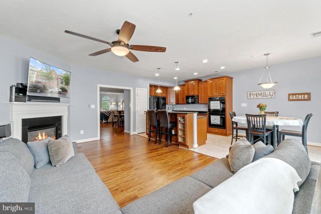 2456 EASTBOURNE DR, Woodbridge, VA 22191