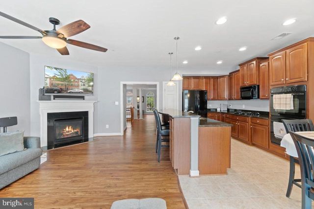 2456 EASTBOURNE DR, Woodbridge, VA 22191