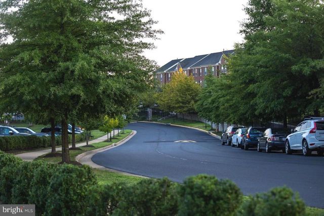 2456 EASTBOURNE DR, Woodbridge, VA 22191