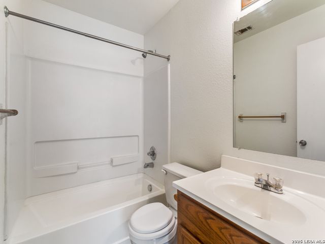 211 Autumn Pass Unit 211, San Antonio, TX 78245