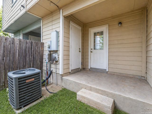 211 Autumn Pass Unit 211, San Antonio, TX 78245