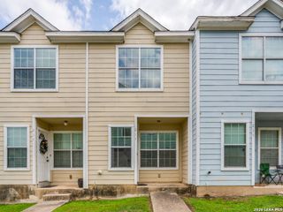 211 Autumn Pass Unit 211, San Antonio, TX 78245