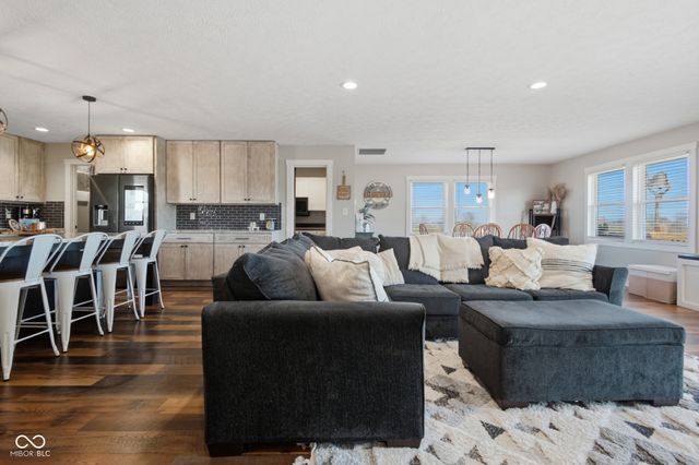 8184 S 500 Road W, Edinburgh, IN 46124