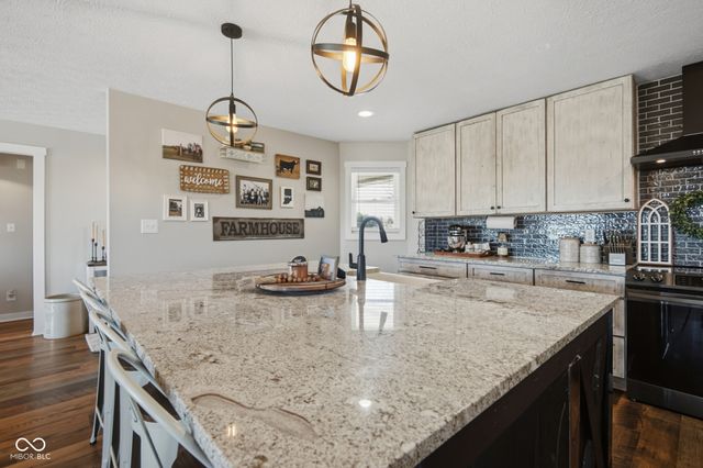 8184 S 500 Road W, Edinburgh, IN 46124