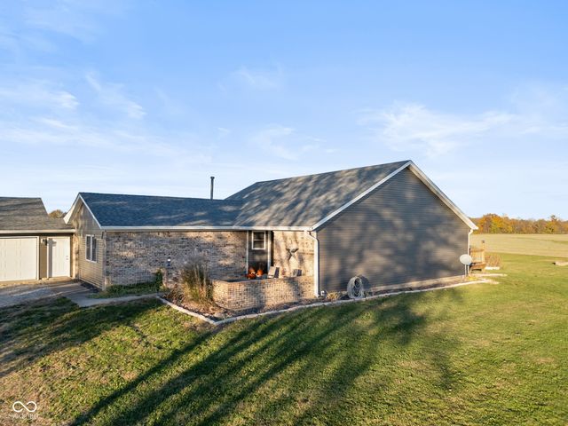 8184 S 500 Road W, Edinburgh, IN 46124