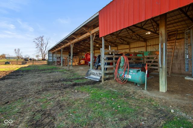 8184 S 500 Road W, Edinburgh, IN 46124