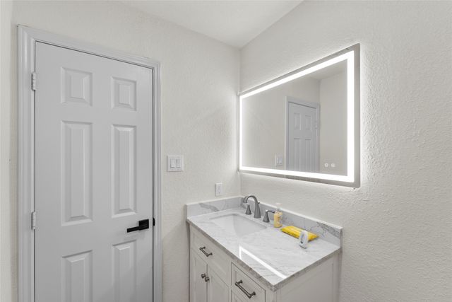 2800 Helen Lane, Mesquite, TX 75181