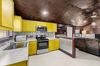 2823 Avenue Q B, Galveston, TX 77550