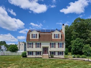11 Abbey Rd, Webster, MA 01570