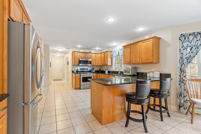 50 Arrowwood St, Methuen, MA 01844