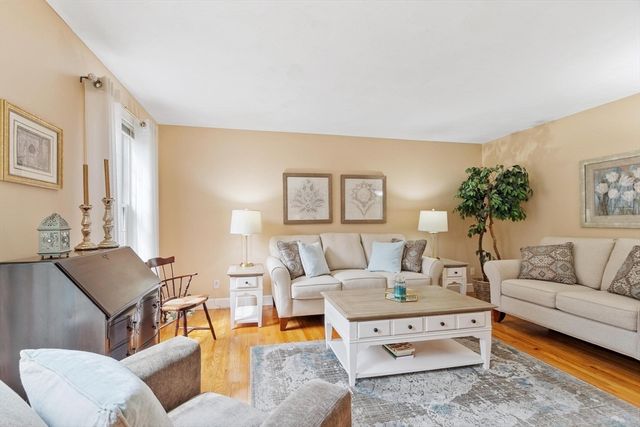 50 Arrowwood St, Methuen, MA 01844