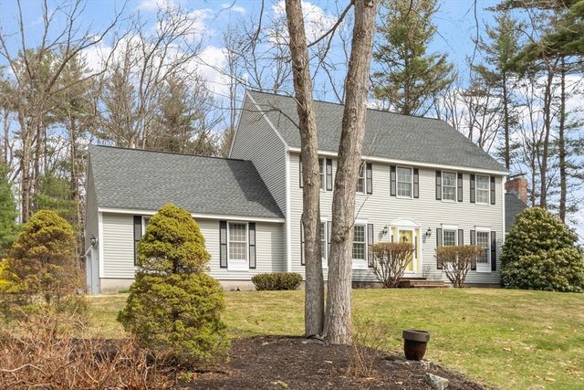 50 Arrowwood St, Methuen, MA 01844