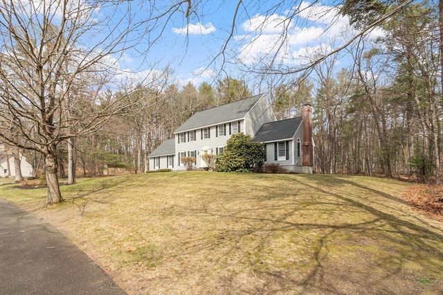 50 Arrowwood St, Methuen, MA 01844