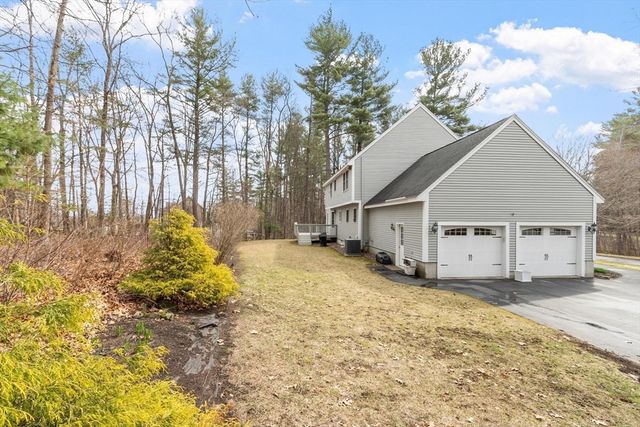 50 Arrowwood St, Methuen, MA 01844