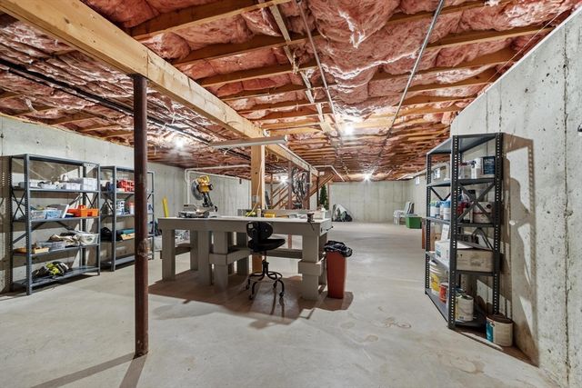 50 Arrowwood St, Methuen, MA 01844